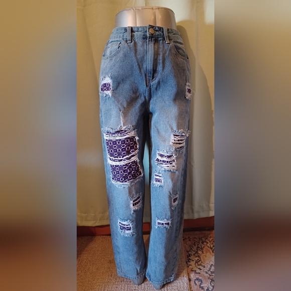 🍒 Shein EZwear Ripped Straight Leg Jeans Purple Print Patches - Picture 1 of 5